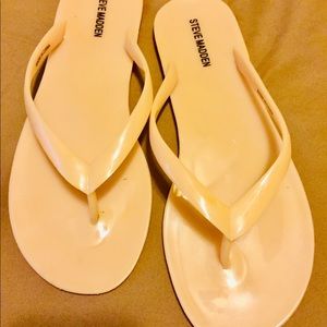 Steve Madden Beige Women’s flip flop size 8